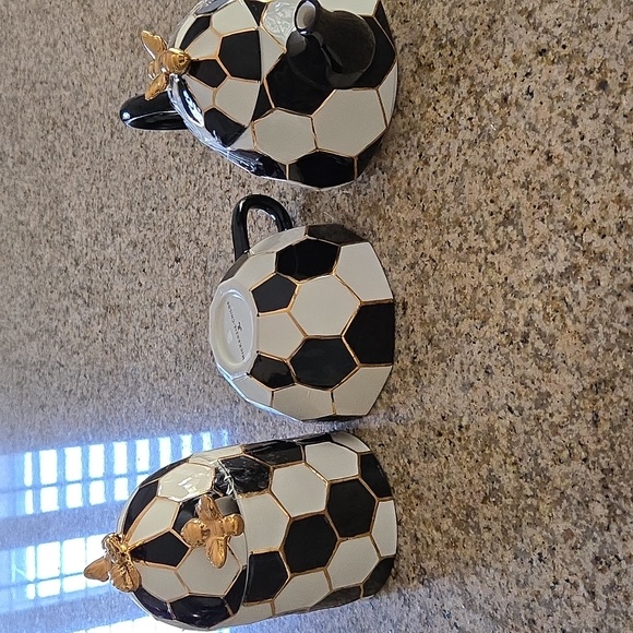 Elegant Black and White Honeycomb Tea Set - Picture 3 of 3